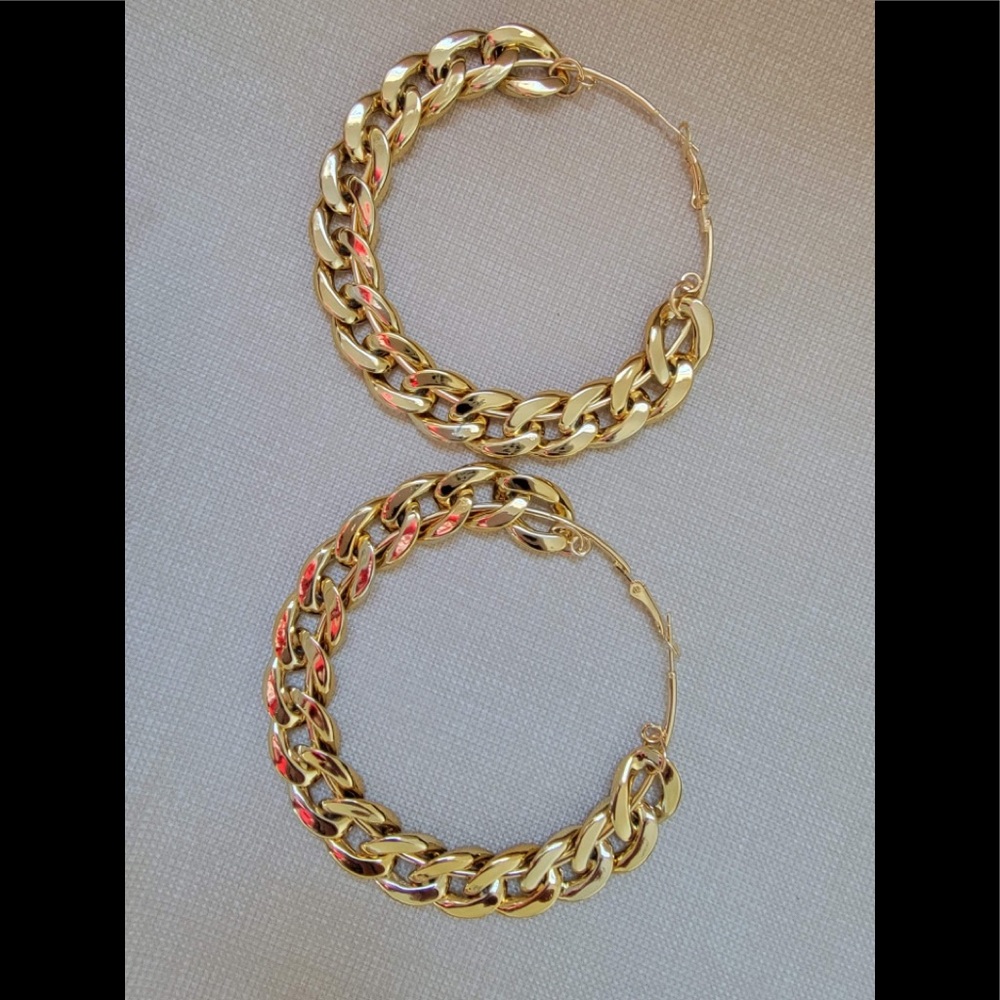Gold Hoop earring - Picture 4 of 8